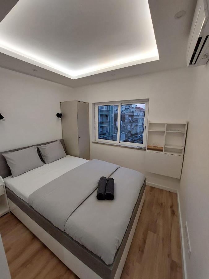 Lisbon South Bay Rooms Almada Exterior photo