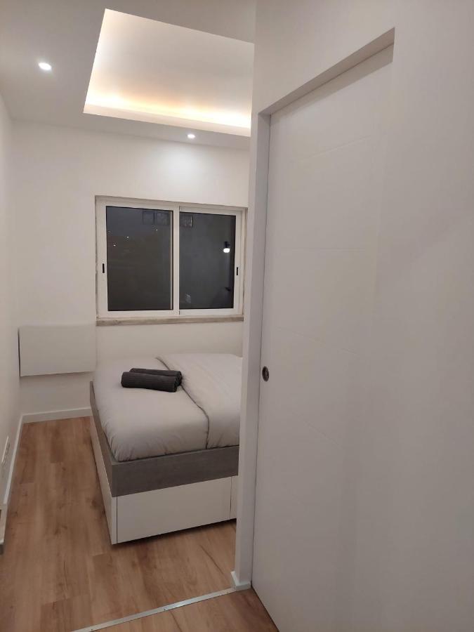 Lisbon South Bay Rooms Almada Exterior photo
